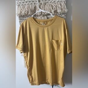 Vuori Men’s Performance Pocket Tee Short Sleeve Mustard Yellow Size Large